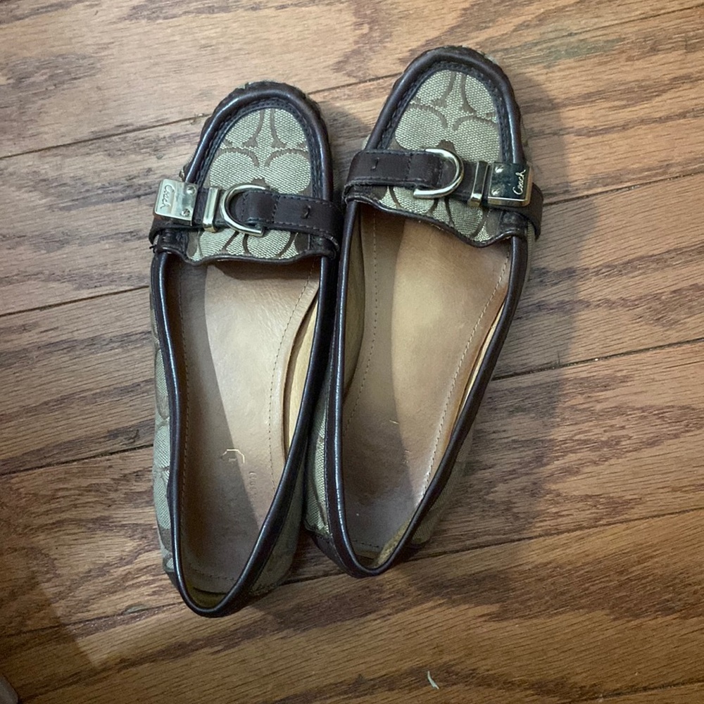 Coach flats